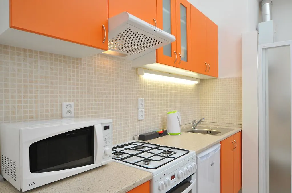 Apartment House Anenska Прага Чехия