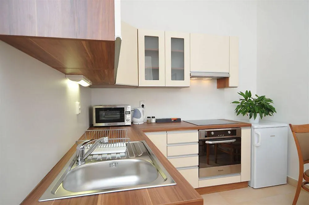 Apartment House Anenska Прага