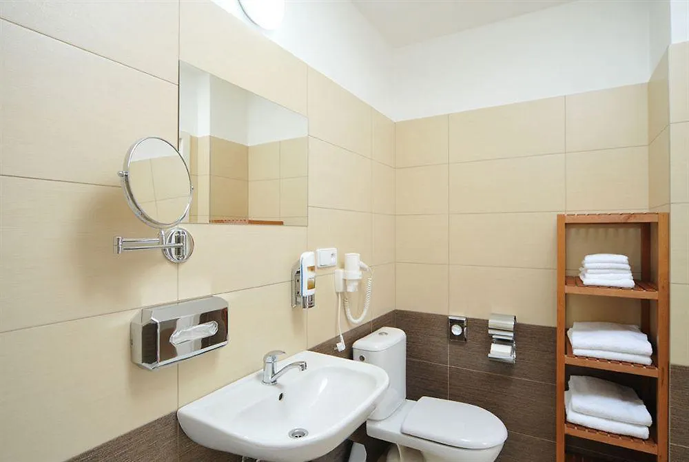 Apartment House Anenska Прага