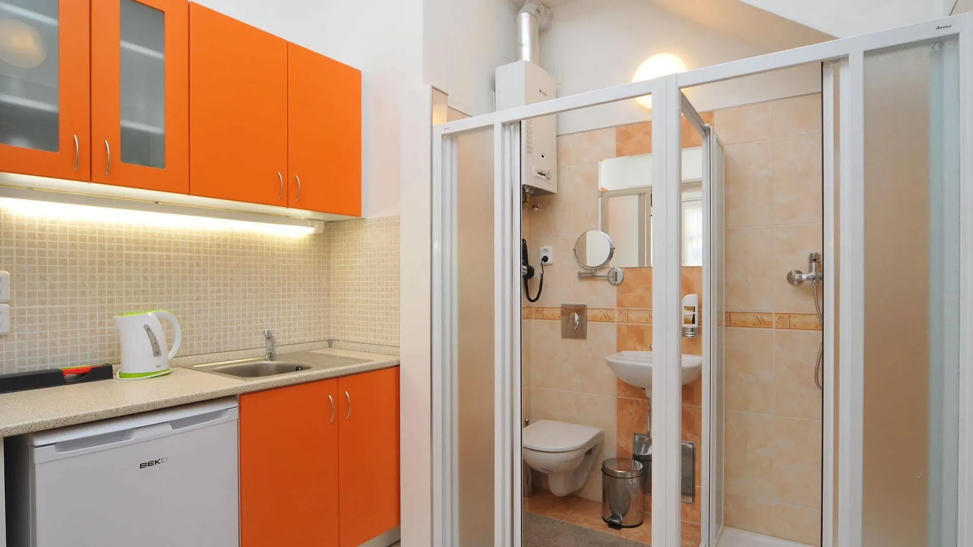 Apartment House Anenska Прага Чехия