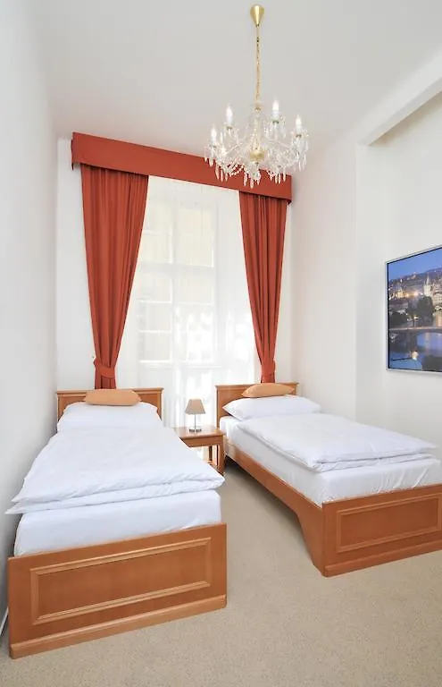 Apartment House Anenska Прага